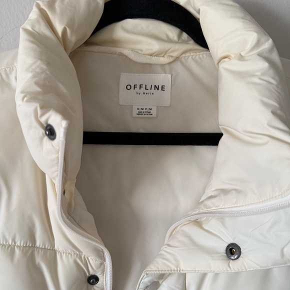Aerie Off-White Puffer Vest - Picture 3 of 3